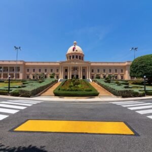 Santo Domingo City Tour: Colonial City, Los Tres Ojos, Lunch