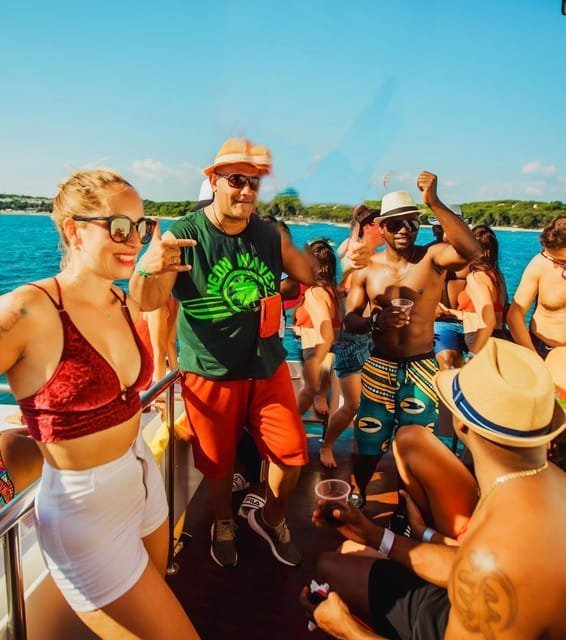 PARTY BOAT WITH OPEN BAR CATAMARAN CRUISE PUNTA CANA - Obrázek 7