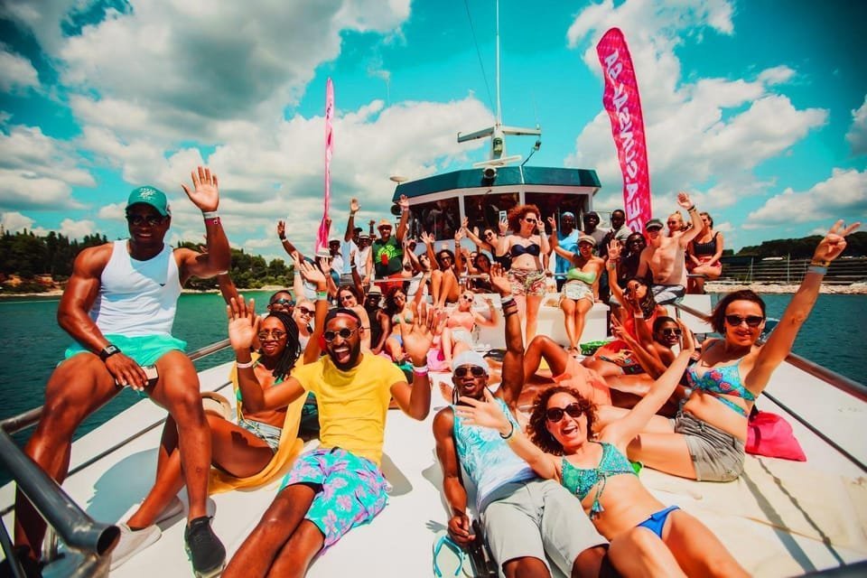 PARTY BOAT WITH OPEN BAR CATAMARAN CRUISE PUNTA CANA - Obrázek 10