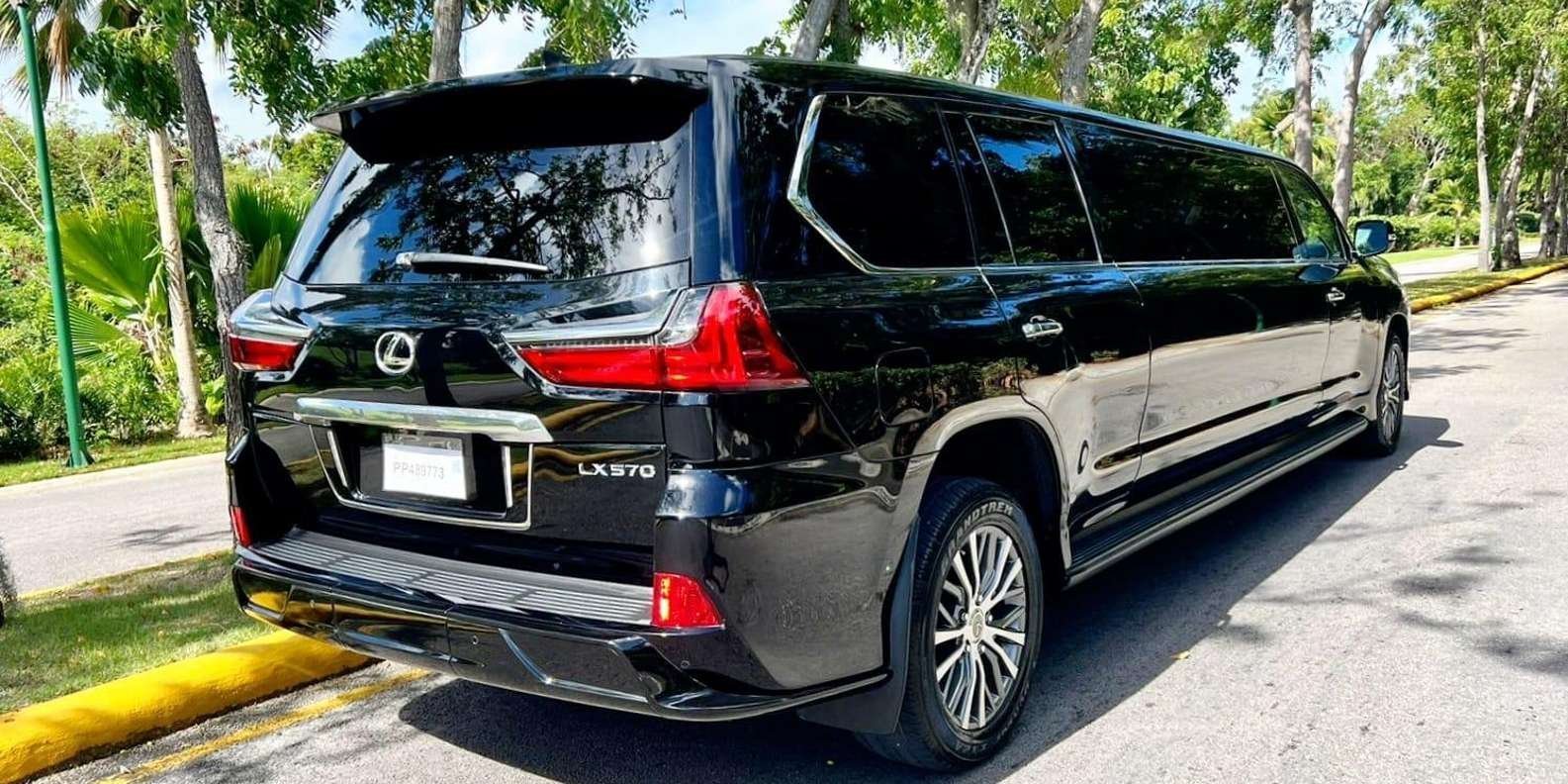 Punta Cana: Private Limousine Transfer to/from Airport (PUJ) - Obrázek 2