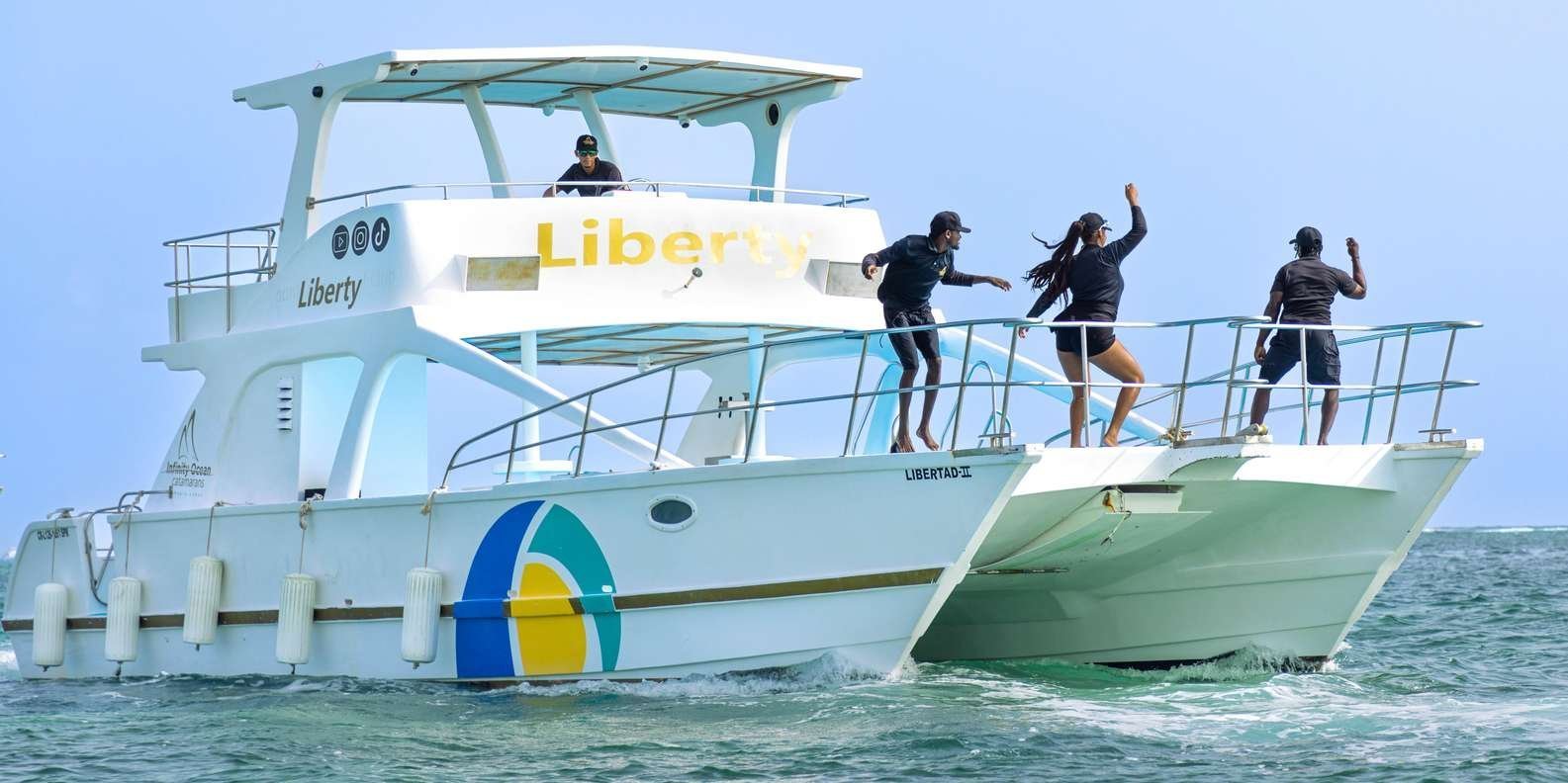 Punta Cana Boat Cruise and Snorkeling with Open Bar
