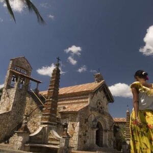 Altos de Chavón and Shopping in La Romana Day Tour