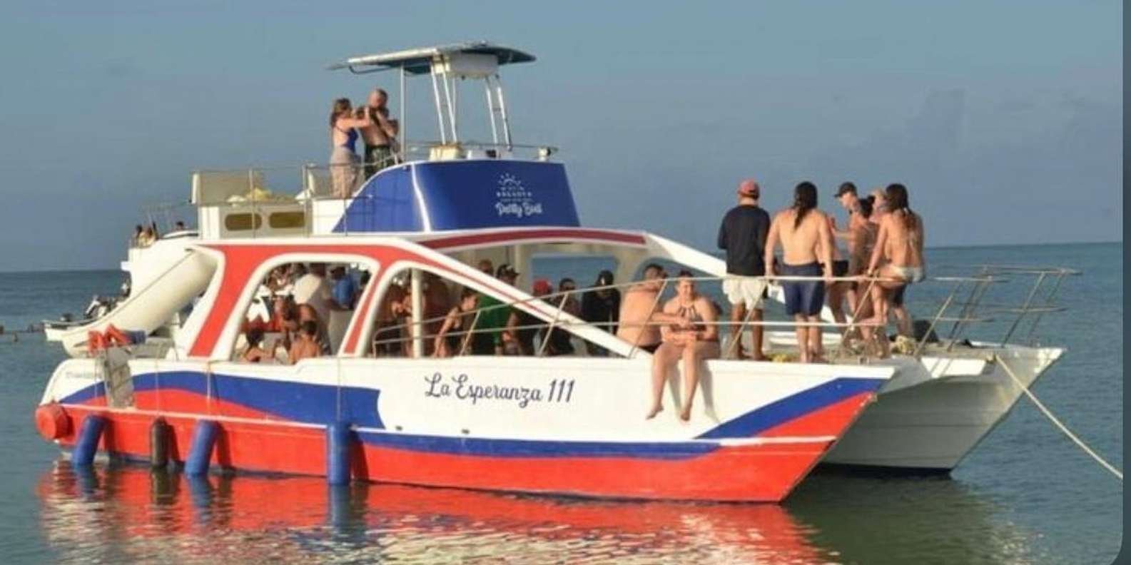 Party Boat Booze Cruise with Snorkling - Obrázek 4