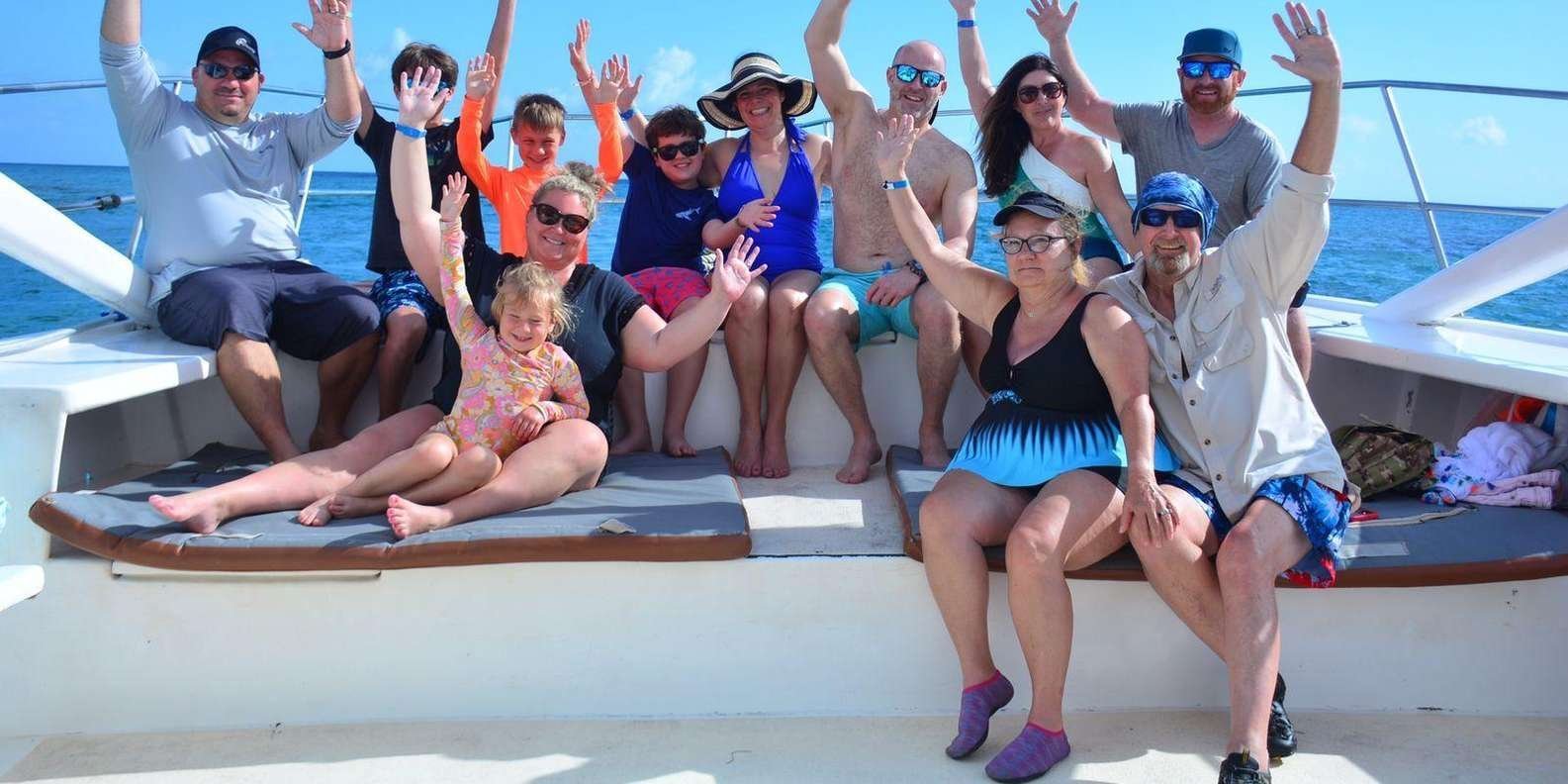 Party Boat Booze Cruise with Snorkling - Obrázek 8